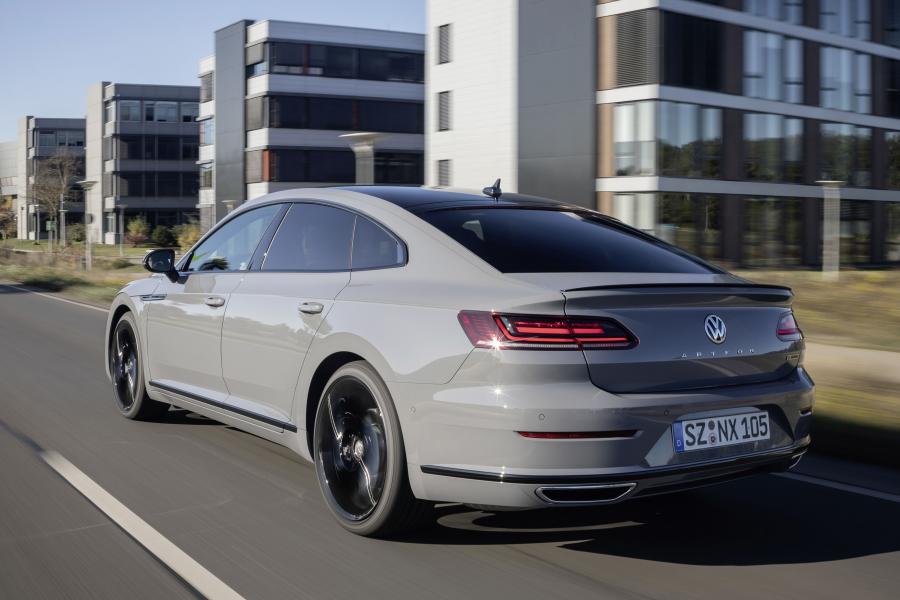  Volkswagen Arteon 4Motion R-Line Edition 2020 года  (фото 11 из 20)